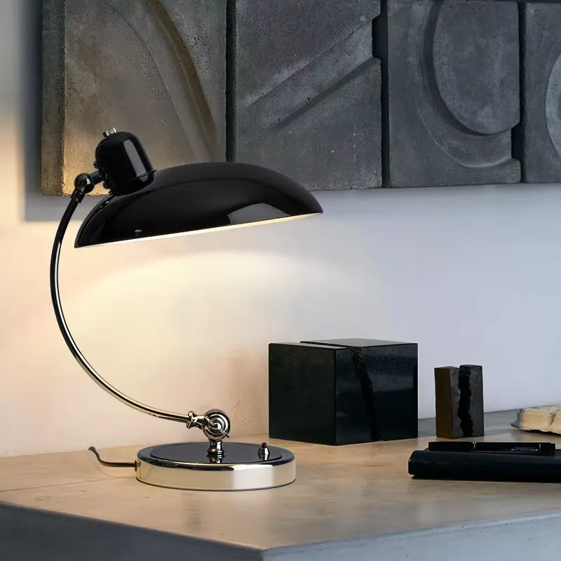 モダンなコードレスアイロン型デスクランプ。クラシックな曲線デ - Solar Lamp のレビューと価格