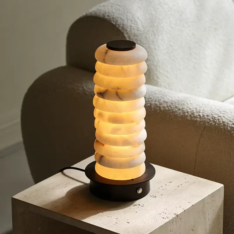 高級感あふれるスペイン産大理石を使用したデザイナーズデスクラ - Solar Lamp のレビューと価格